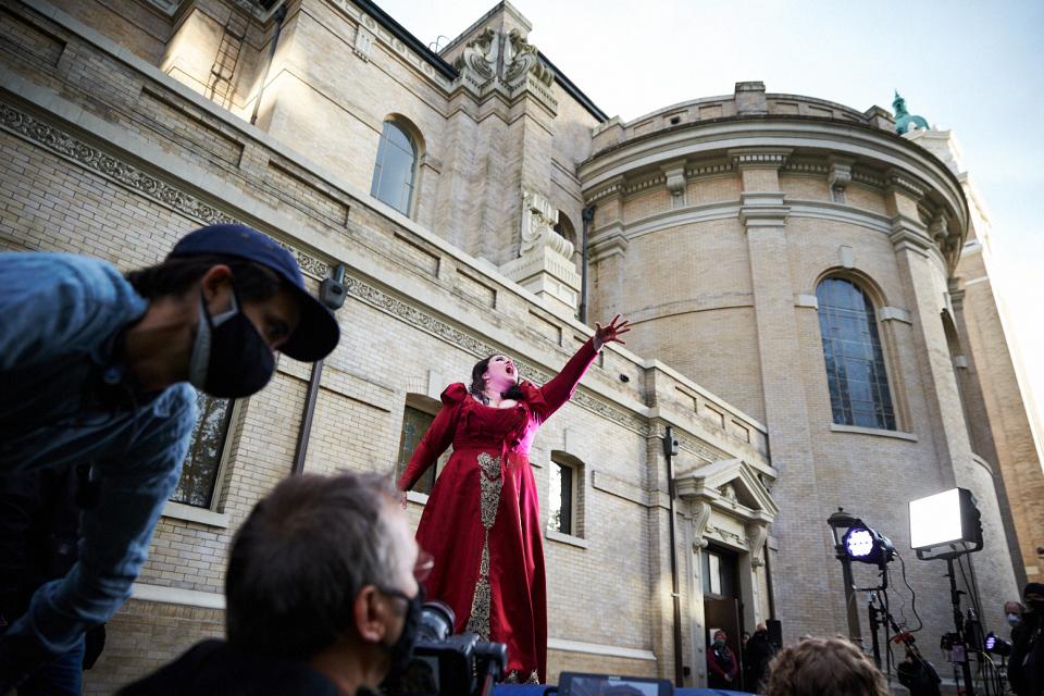 A wonderful Tosca set in Seattle's Rome